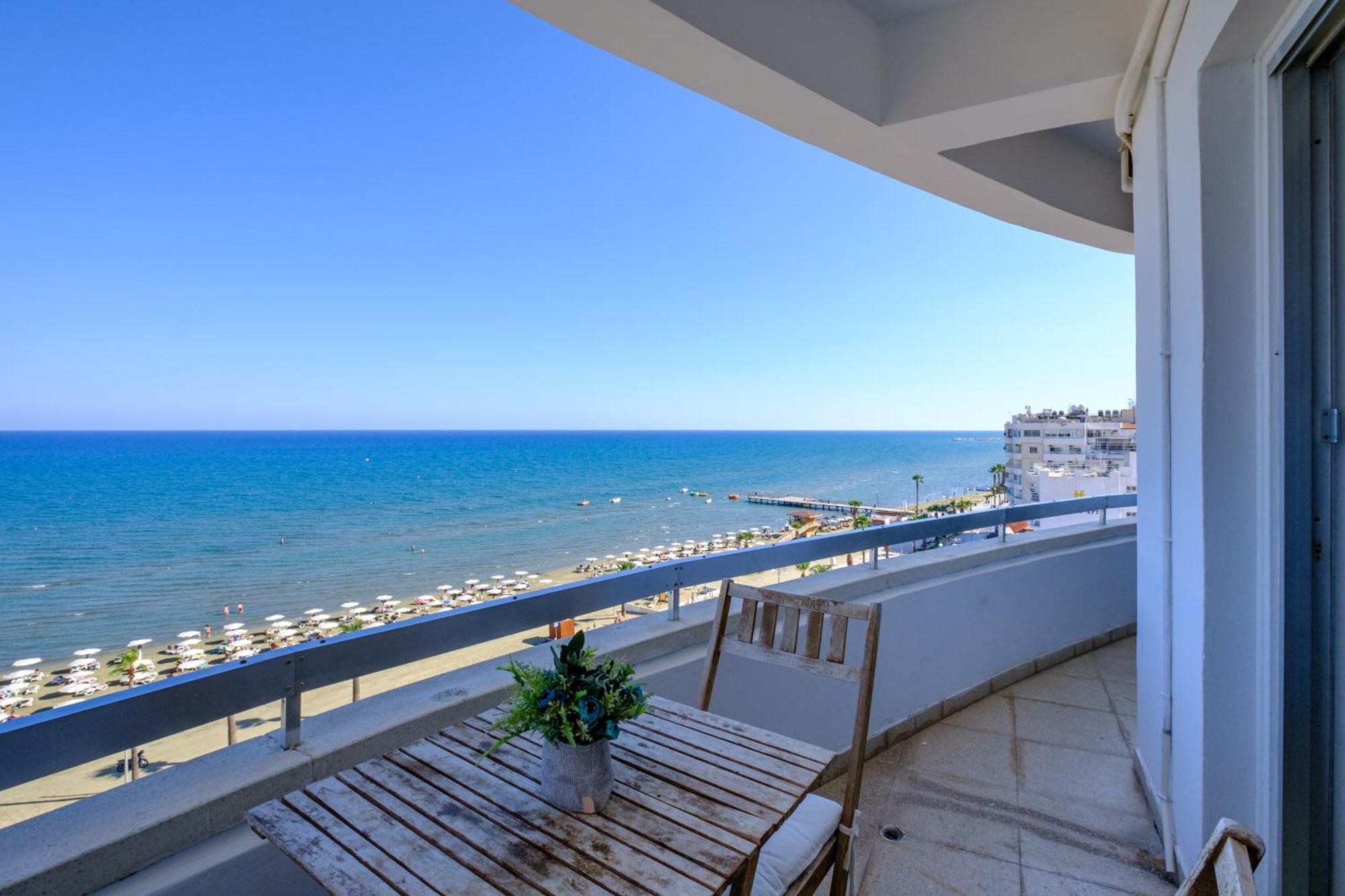 Lazuli Sea View Beachfront- Ap 61 Larnaca Exterior photo