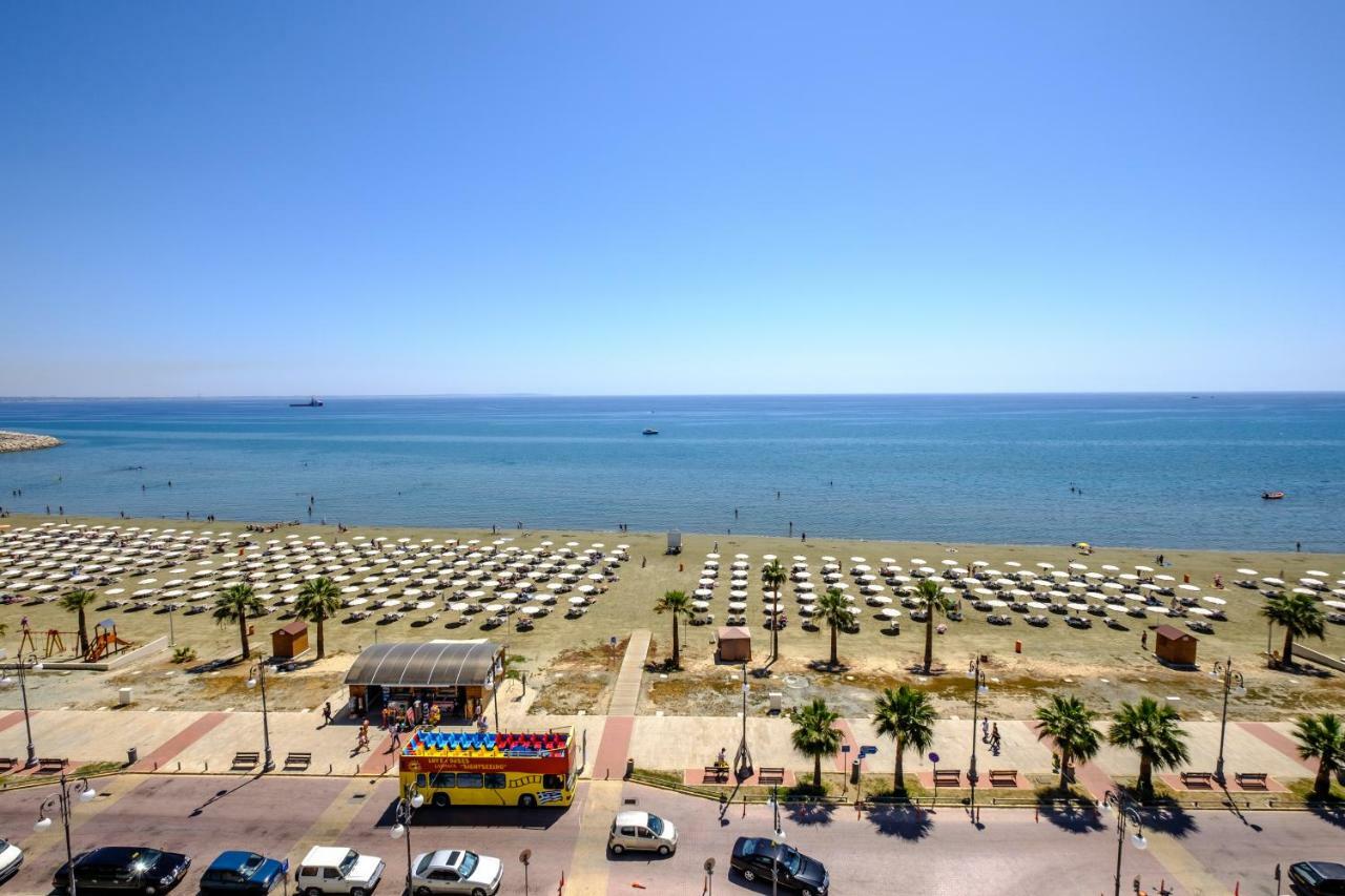 Lazuli Sea View Beachfront- Ap 61 Larnaca Exterior photo